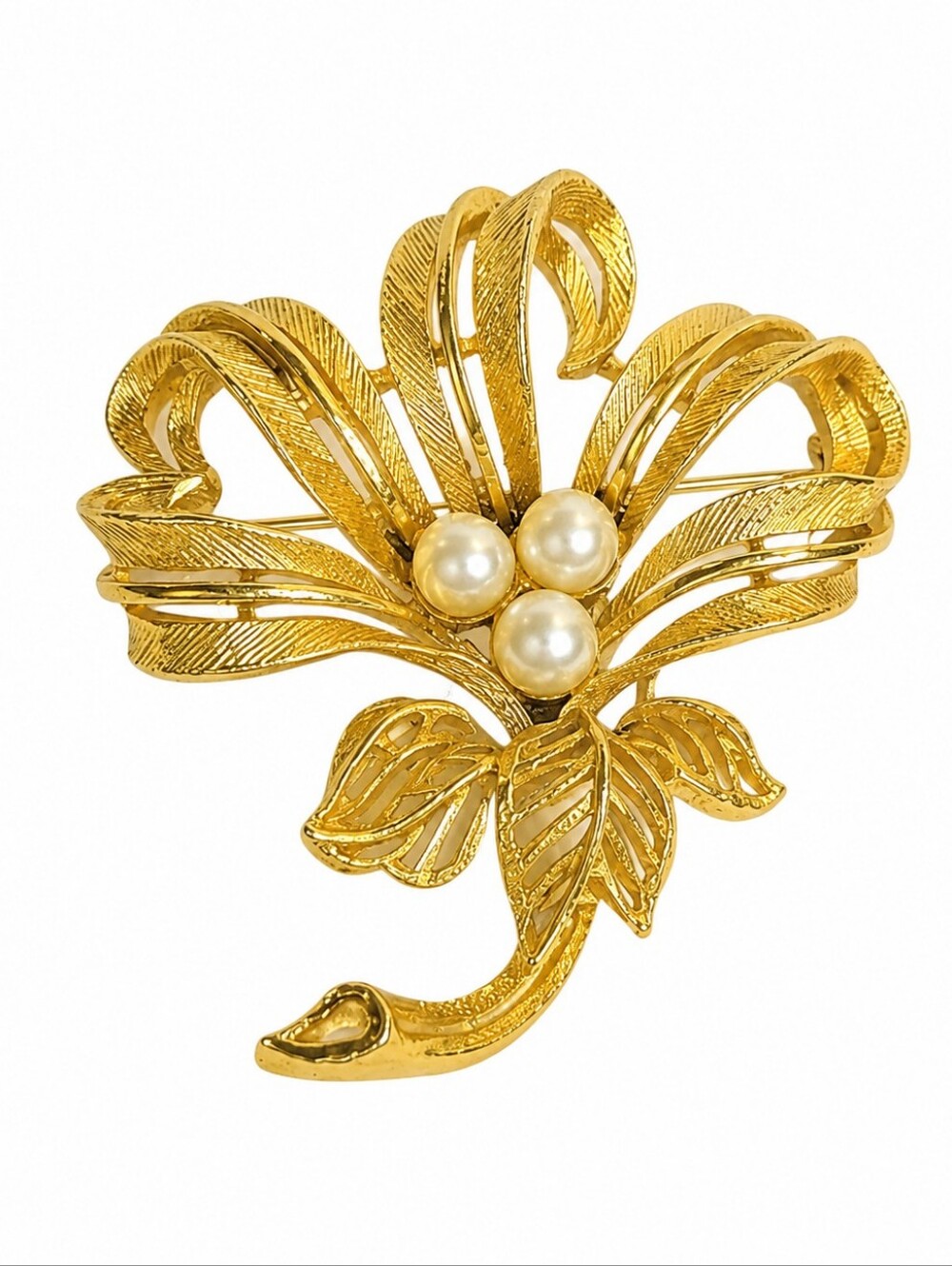 Vintage Lisner Gold-Tone Floral Brooch with Faux Pearls‎